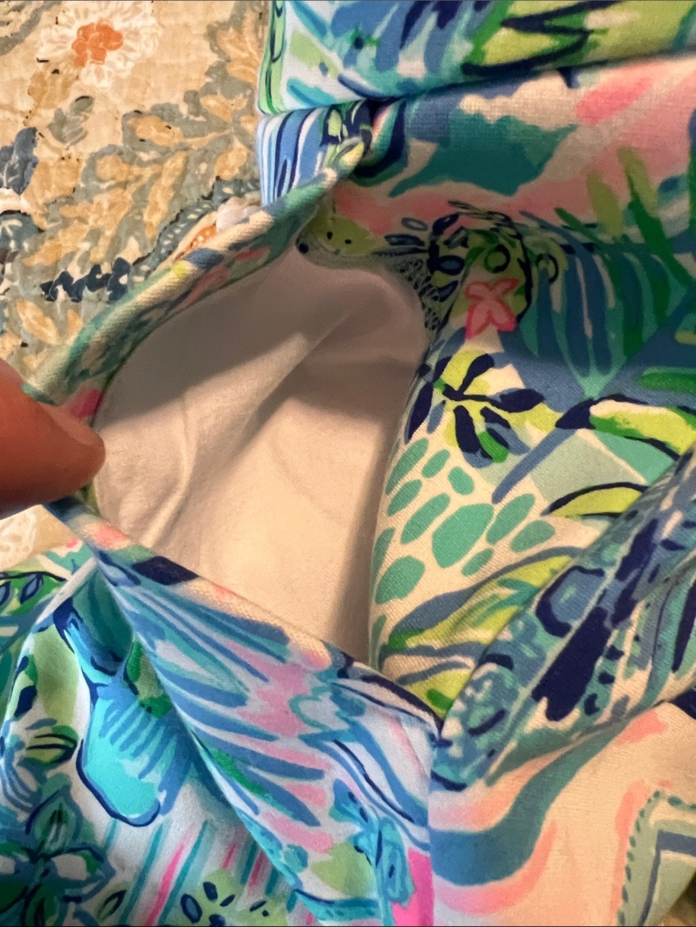 Lilly Pulitzer Scalloped Hem Tropical Print Shorts in Blue, Green, Pink - Picture 9 of 10